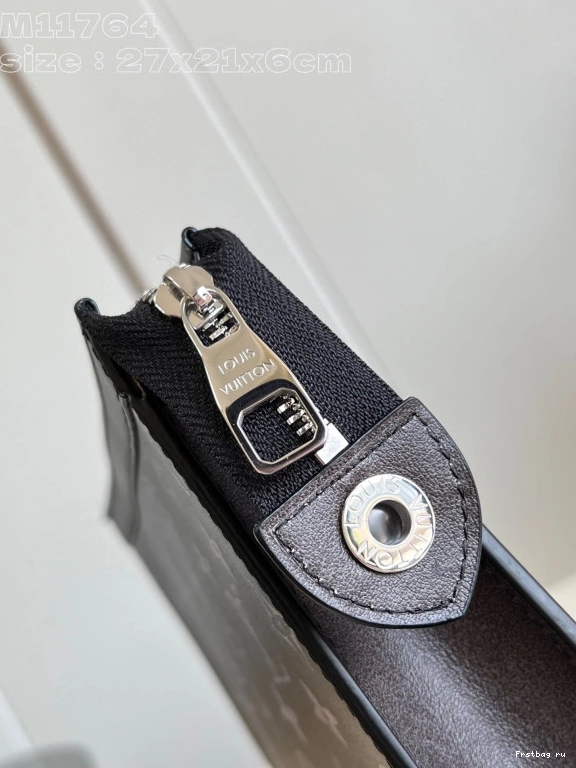 First bag ru VOYAGE-27*21*6CM LOUIS POCHETTE VUITTON 0816